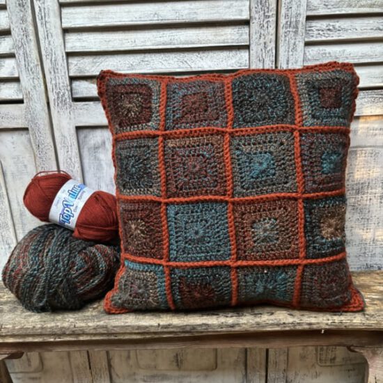 Corneeltje Wol - Solid Square kussen De box 2 Haakpakket - Solid Square kussen - Stoer & Stijlvol 64