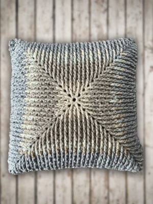 Corneeltje Wol – reliëf 2 Haakpakket kussen Relïef