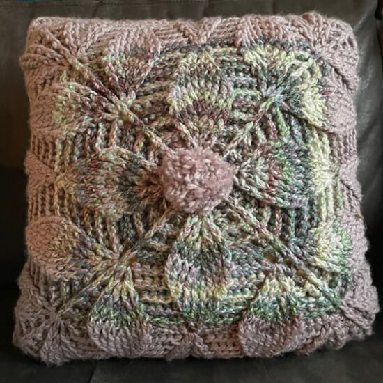 Haakpakket - Kussen 3D blad / motief (Meerdere kleuren)