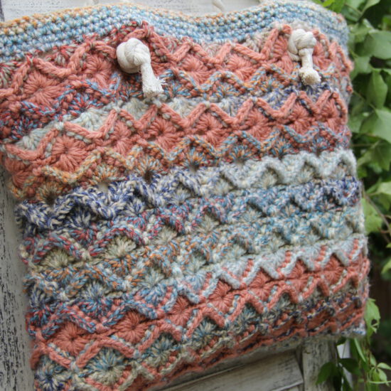 Corneeltje Wol - Bavarian Relïef canvas - 1 Haakpakket - Tas Bavarian Relïef Canvas