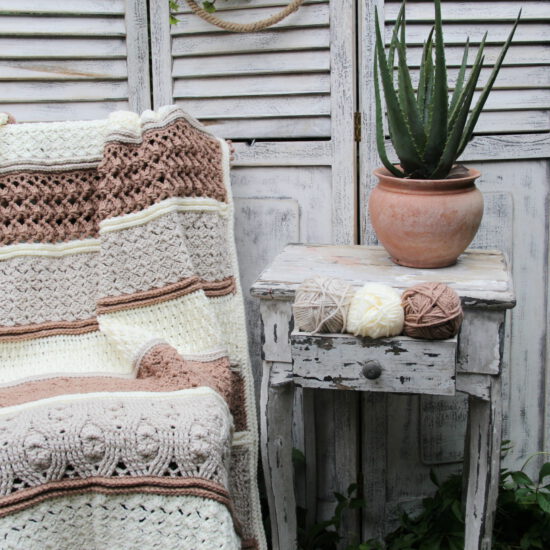 Corneeltje Wol - Corneeltjes Stekendeken - 1 Haakpakket - Plaid Corneeltjes Stekendeken