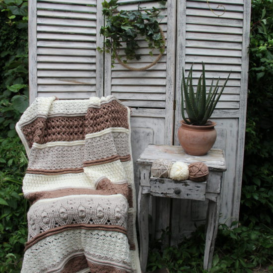 Corneeltje Wol - Corneeltjes Stekendeken Haakpakket - Plaid Corneeltjes Stekendeken