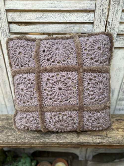 Corneeltje Wol - Frozen colors kussen 3 Haakpakket - Frozen kussen - Stoer & Stijlvol 64