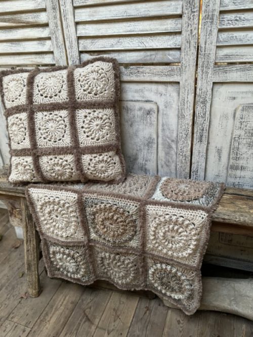 Corneeltje Wol - Frozen colors kussen 4 Haakpakket - Frozen kussen - Stoer & Stijlvol 64