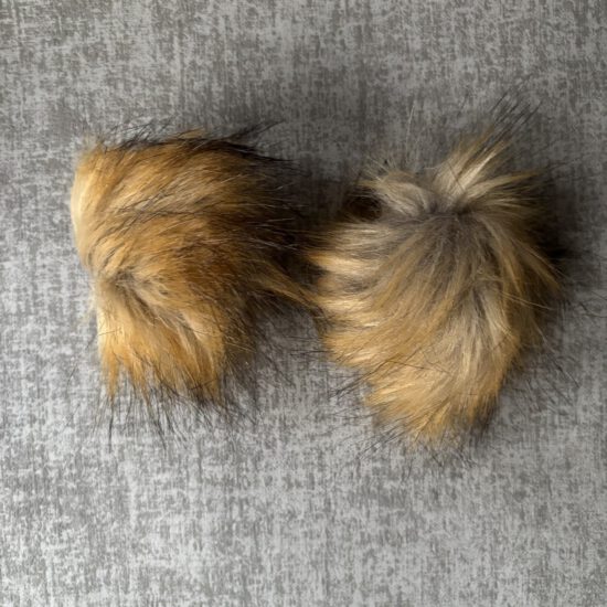 Imitatie bont pompons (2 stuks)