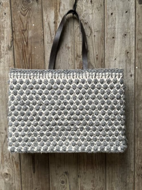 Corneeltje Wol - In je nopjes tas grijs Haakpakket - Tas In je Nopjes - Grijs - Stoer en Stijlvol 64