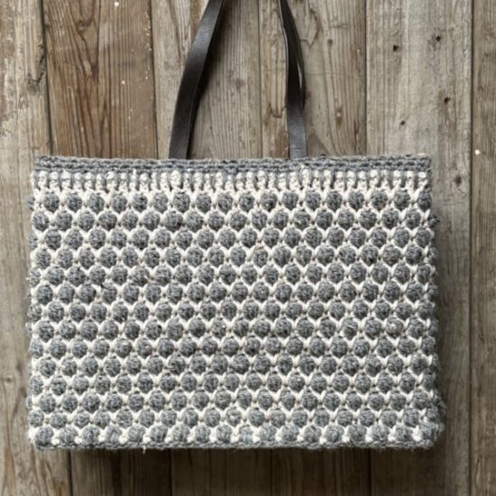 Corneeltje Wol - In je nopjes tas grijs Haakpakket - Tas In je Nopjes - Grijs - Stoer en Stijlvol 64