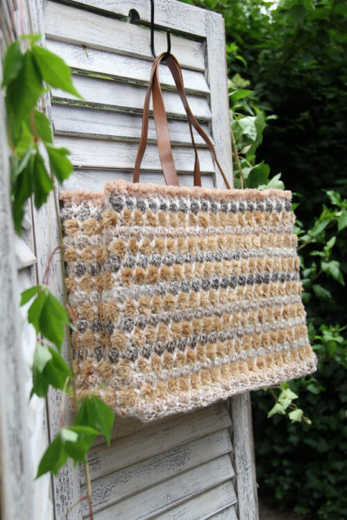 Corneeltje Wol- In je nopjes tas Haakpakket - Tas In je Nopjes - Naturel met fluffy - Stoer en Stijlvol 64