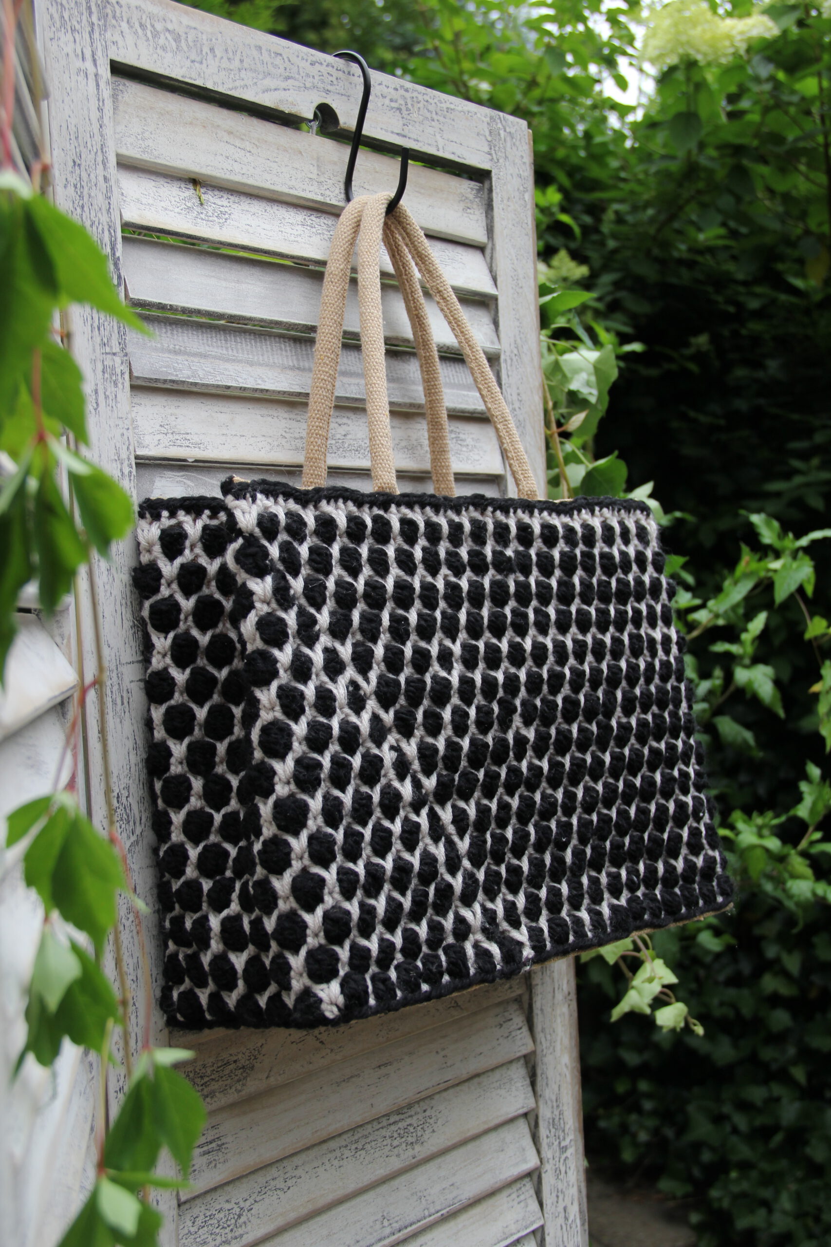 Corneeltje Wol - In je nopjes tas zwart Haakpakket - Tas In je Nopjes - Zwart - Stoer en Stijlvol 64