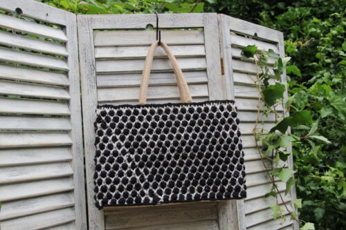 Corneeltje Wol - In je nopjes zwart Haakpakket - Tas In je Nopjes - Zwart - Stoer en Stijlvol 64