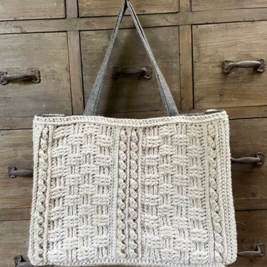 Corneeltje Wol - Irish Vilt 2 Haakpakket - Tas Irish Jute of Vilt