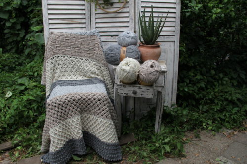 Corneeltje Wol - Plaid Rustic Relïef - 1 Haakpakket - Plaid Rustic Relïef