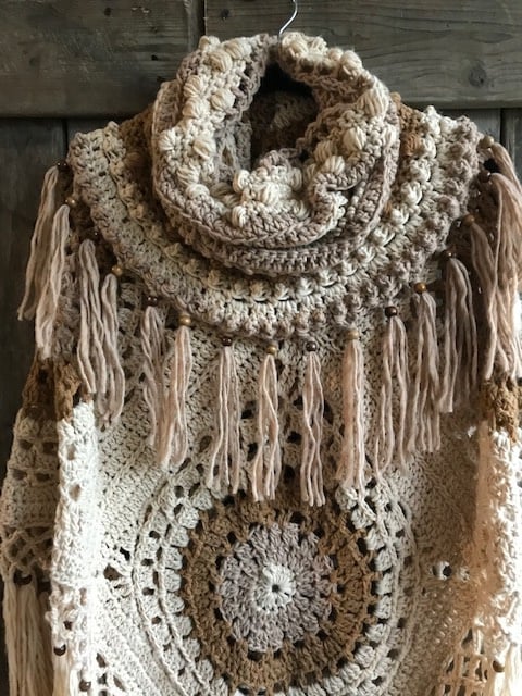 Corneeltje Wol - Sjaal Chunky noppen en pompons 3 Haakpakket - Poncho Circle Boho
