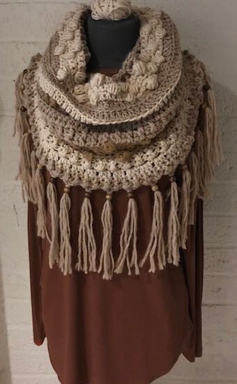 Corneeltje Wol - Sjaal Chunky noppen en pompons 6 Haakpakket - Poncho Circle Boho