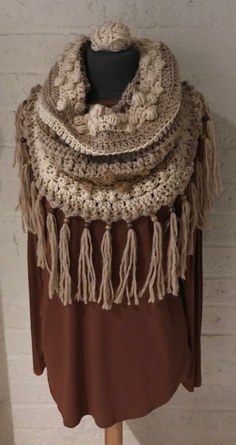 Corneeltje Wol - Sjaal Chunky noppen en pompons 6 Haakpakket - Poncho Circle Boho
