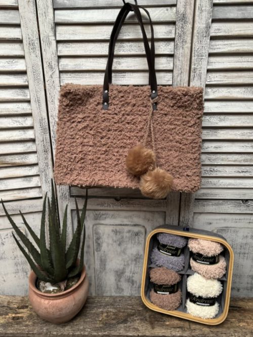 Corneeltje Wol - Tas Fluffy tendresse Haakpakket - Tas Fluffy Tendresse - Stoer en Stijlvol 64