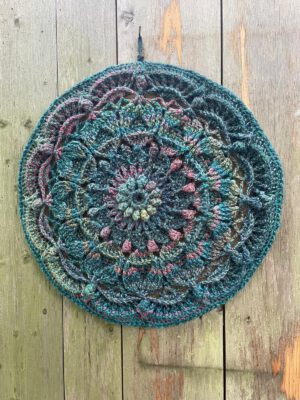 Corneeltje Wol - Wanddeco Mandala Mozaïek Haakpakket - Wanddeco Mandala Mozaïek