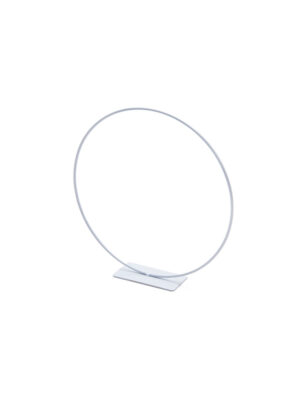 Corneeltje Wol - metalen ring op voet - Wit Metalen ring op voet 30cm Ø - Wit