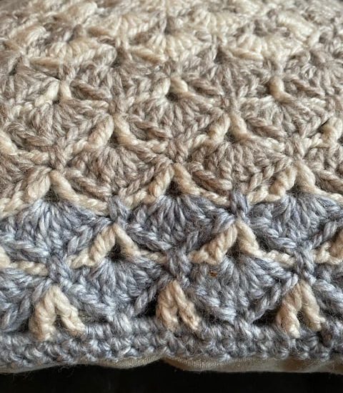 HAAKPAKKET KUSSEN BAVARIAN BLUE 3 Haakpakket - Kussen Bavarian Pink of Blue