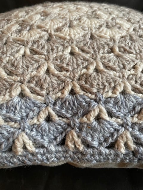 HAAKPAKKET KUSSEN BAVARIAN BLUE 3 Haakpakket - Kussen Bavarian Pink of Blue