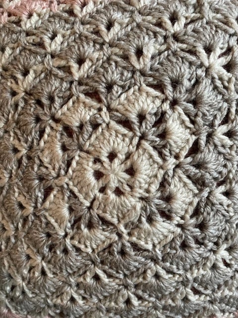 HAAKPAKKET KUSSEN BAVARIAN PINK 2 Haakpakket - Kussen Bavarian Pink of Blue