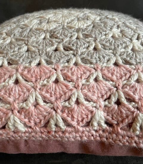 HAAKPAKKET KUSSEN BAVARIAN PINK 3 Haakpakket - Kussen Bavarian Pink of Blue