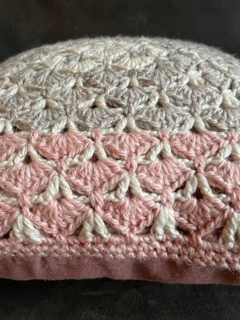 HAAKPAKKET KUSSEN BAVARIAN PINK 3 Haakpakket - Kussen Bavarian Pink of Blue