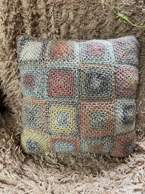 09ef6122-743d-4f16-b7e4-e102b614ac82 Haakpakket - Kussen Granny Square Graniet