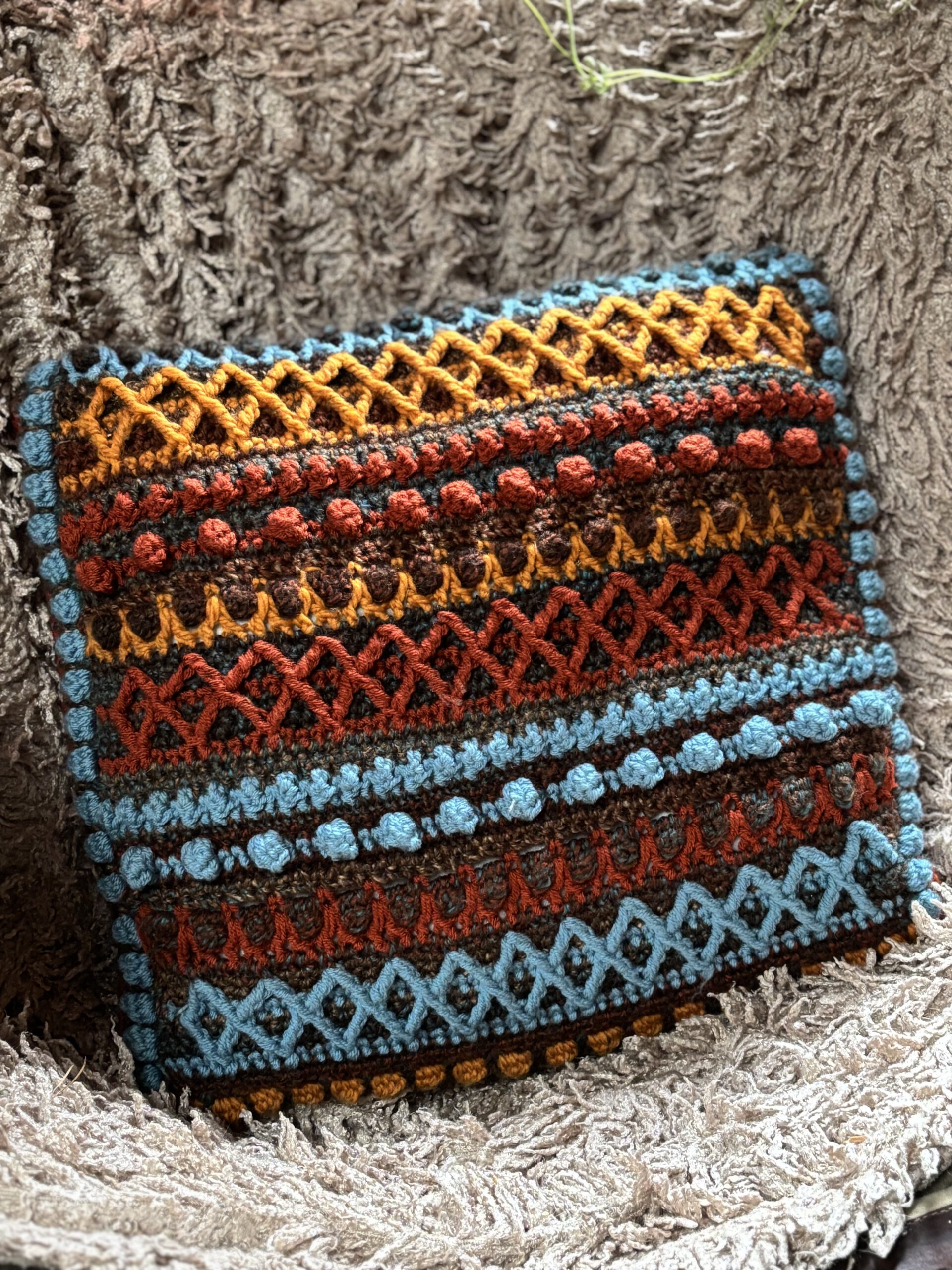 Corneeltje Wol - Kussen Varia Oker - Blauw Haakpakket - Kussen 'Varia' MC 6