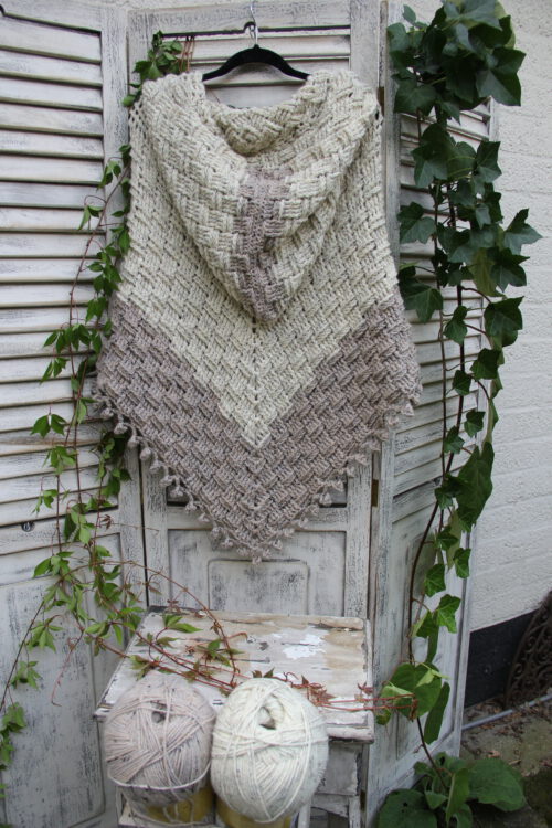 Corneeltje Wol - Omslag Stoer - mandsteek (achterkant) Haakpakket set - Stoere set! Omslag + capuchon + col + tas