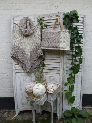 Corneeltje Wol - Stoer set Mandsteek Haakpakket set - Stoere set! Omslag + capuchon + col + tas