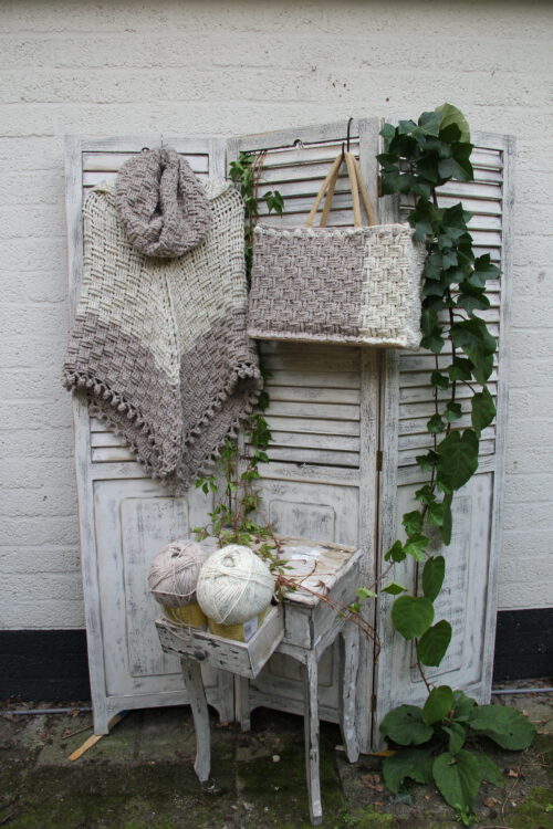 Corneeltje Wol - Stoer set Mandsteek Haakpakket set - Stoere set! Omslag + capuchon + col + tas