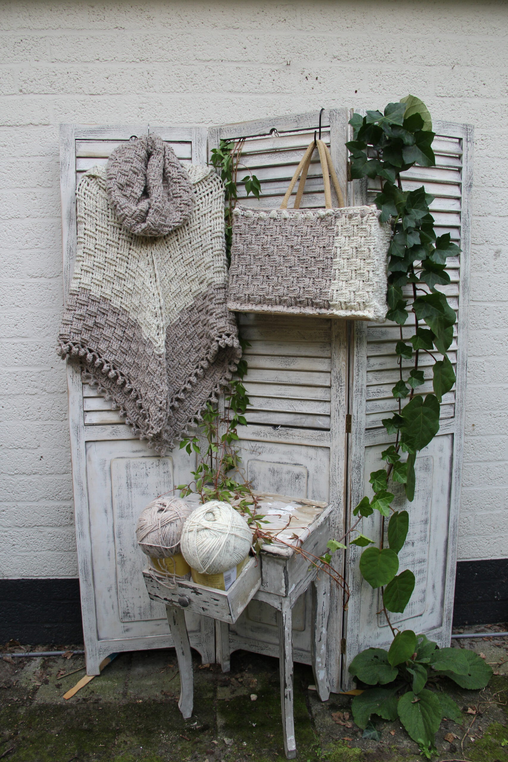 Corneeltje Wol - Stoer set Mandsteek Haakpakket set - Stoere set! Omslag + capuchon + col + tas