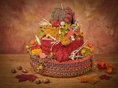 Corneeltje Wol - Authumn-is-coming-cake-sfeerfoto Haakpakket - Autumn is coming cake - Stoer & Stijlvol 64