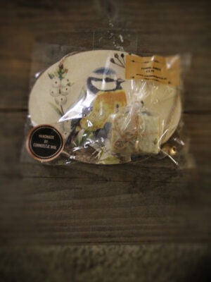 Corneeltje Wol - Paneel met amberblokje Koolmeesje Kersthanger - Houten paneel met amberblokje (Koolmeesje) - Kant & Klaar