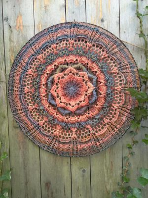 Corneeltje Wol - Mandala Shhh 02 - 02 Mandala Shhh DK 02 ∅ 80 cm - Kant & Klaar