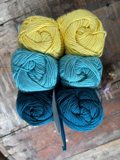 Corneeltje Wol - CreaKissie 6 - kleuren CreaKissie 6 - Cadeautip